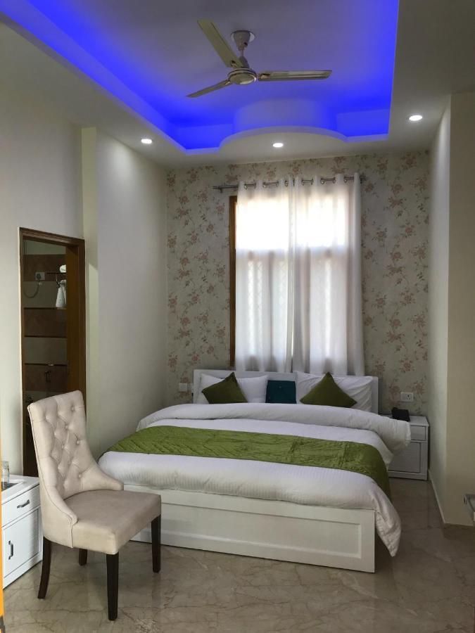Hotel O The Grand Palace Ghaziabad Exterior photo