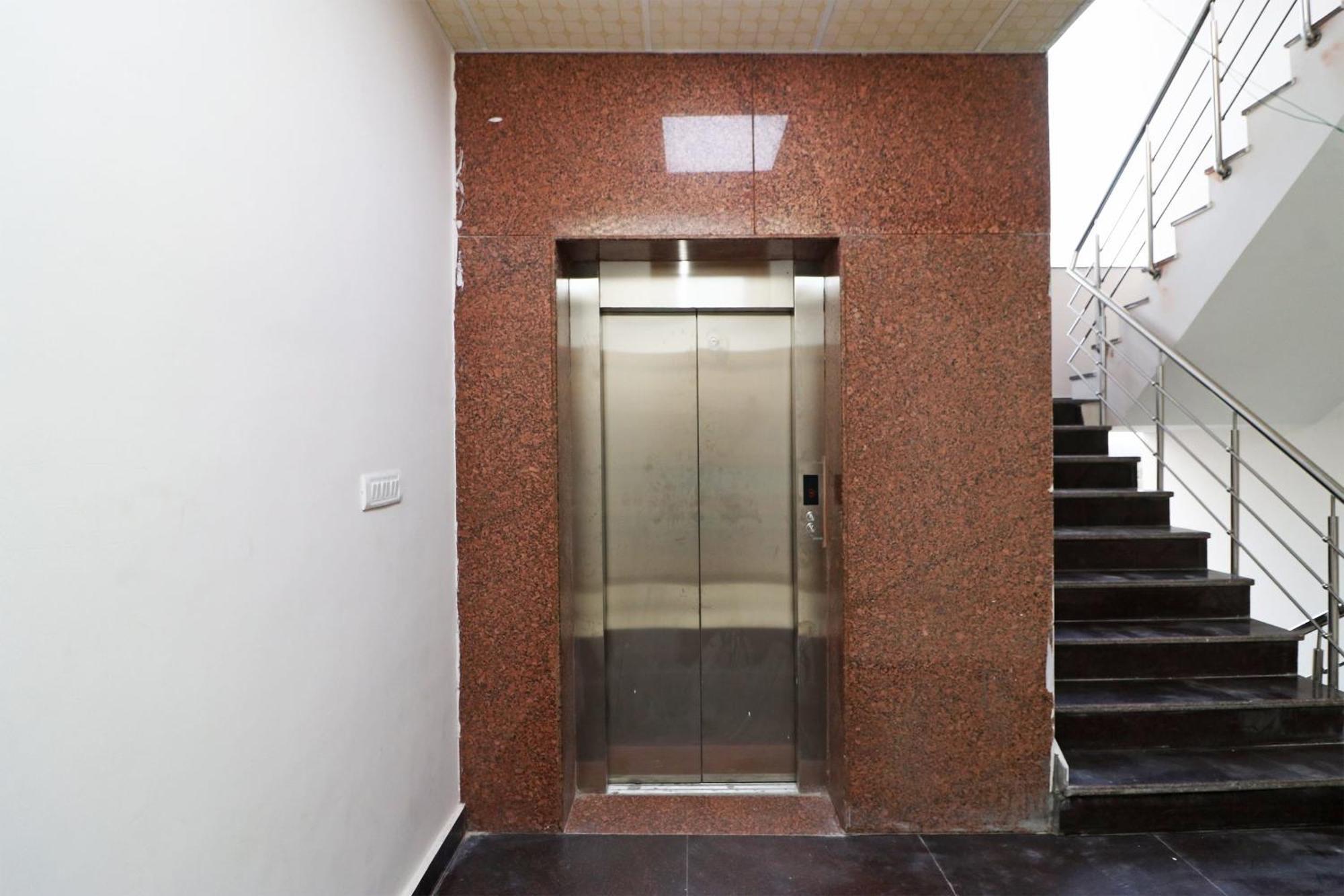 Hotel O The Grand Palace Ghaziabad Exterior photo